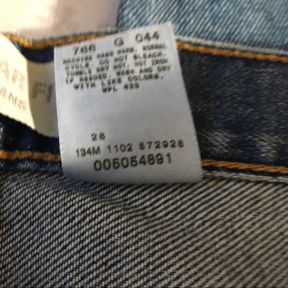 Vintage never worn Levi’s 505 jeans size 40/32. Made in 2002. - Picture 5 of 9